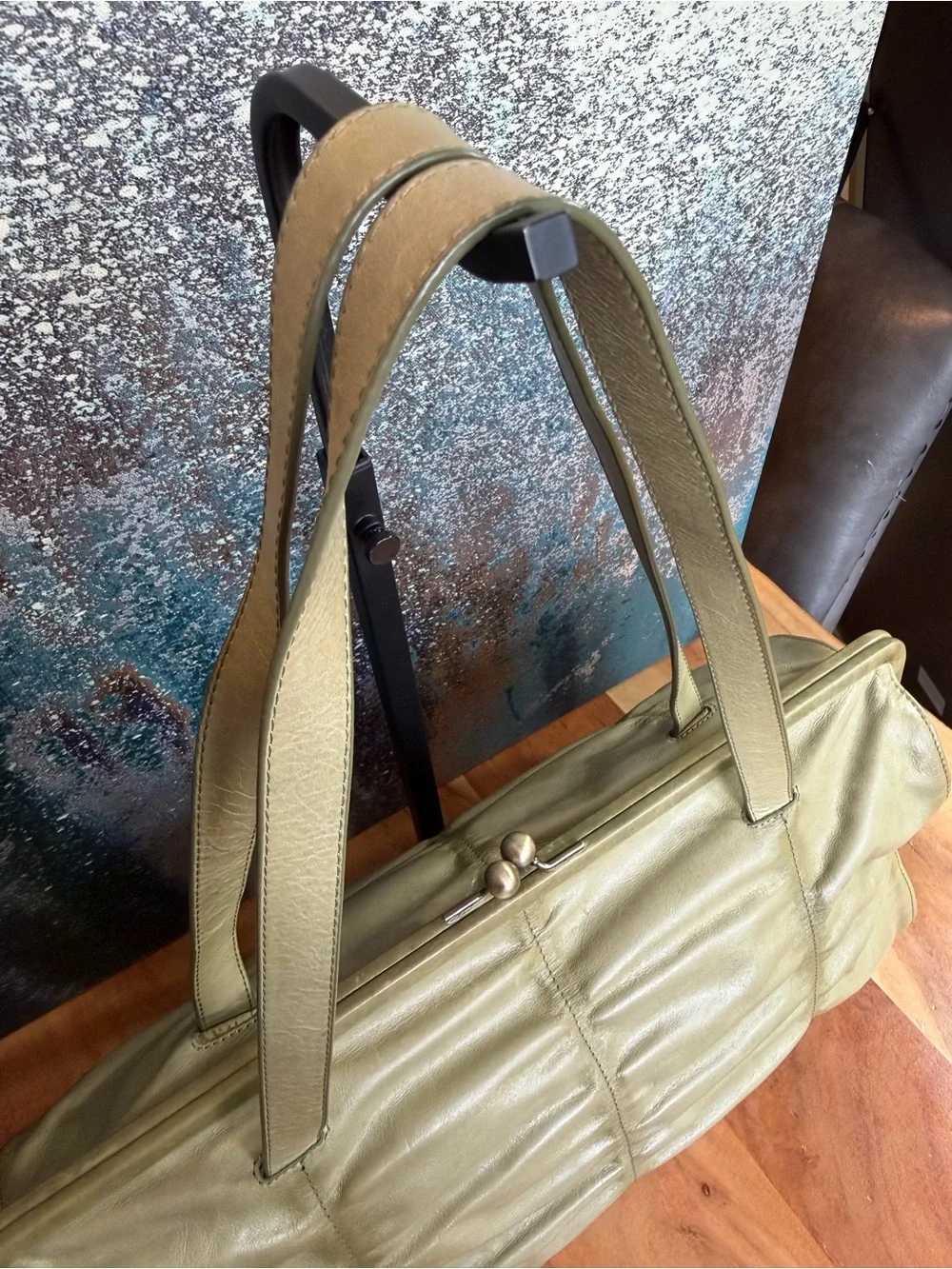 HOBO International Rare Vintage Y2K Chartreuse Kiss Lock Bag VGVC